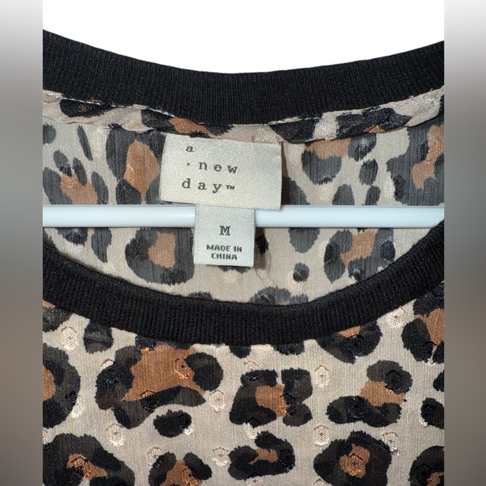 A new day Leopard Print Short Sleeve Blouse, Size Medium - Picture 3 of 3
